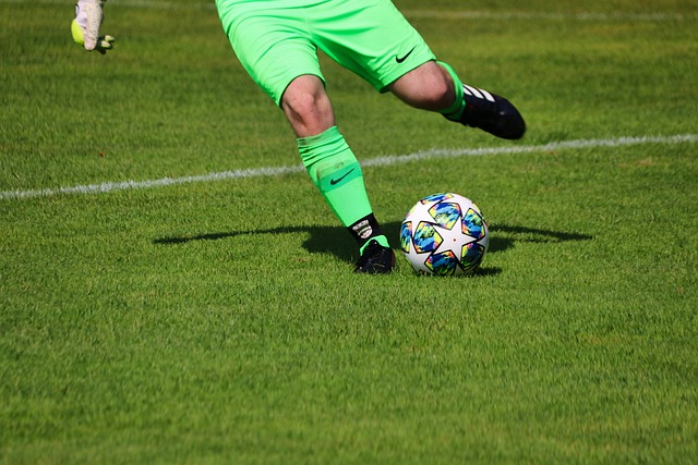 太阳遭遇8连败，杜兰特疲态尽显，面临4大劣势难冲前十.